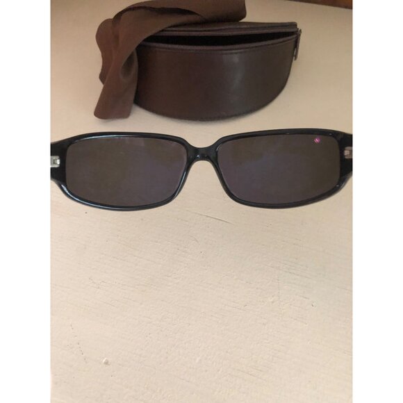 Tommy Bahama Womens Black Frame Sunglasses with Protective Case - Picture 12 of 13